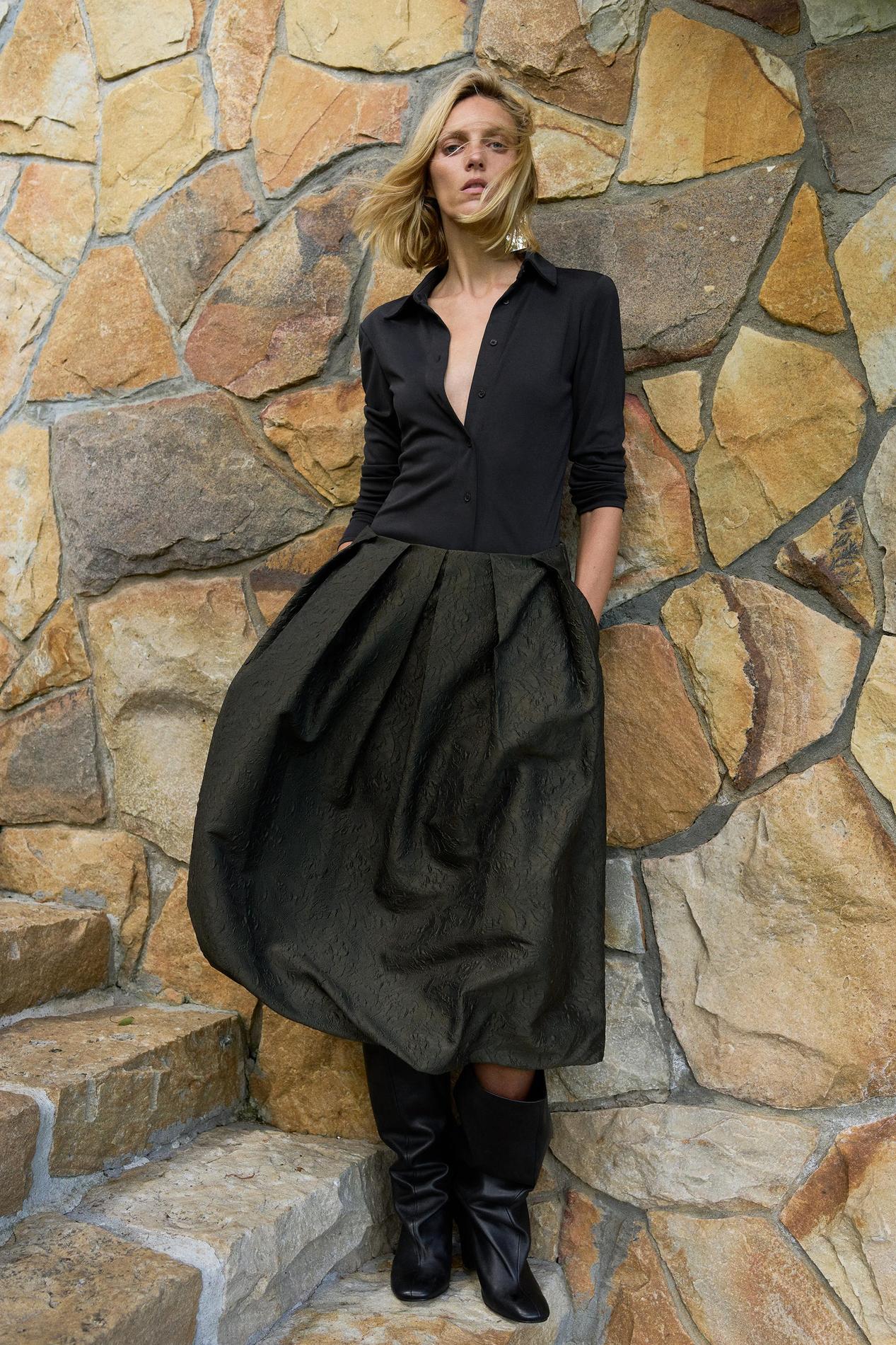 ZW COLLECTION VOLUMINOUS JACQUARD SKIRT offers at S$ 39.9 in ZARA