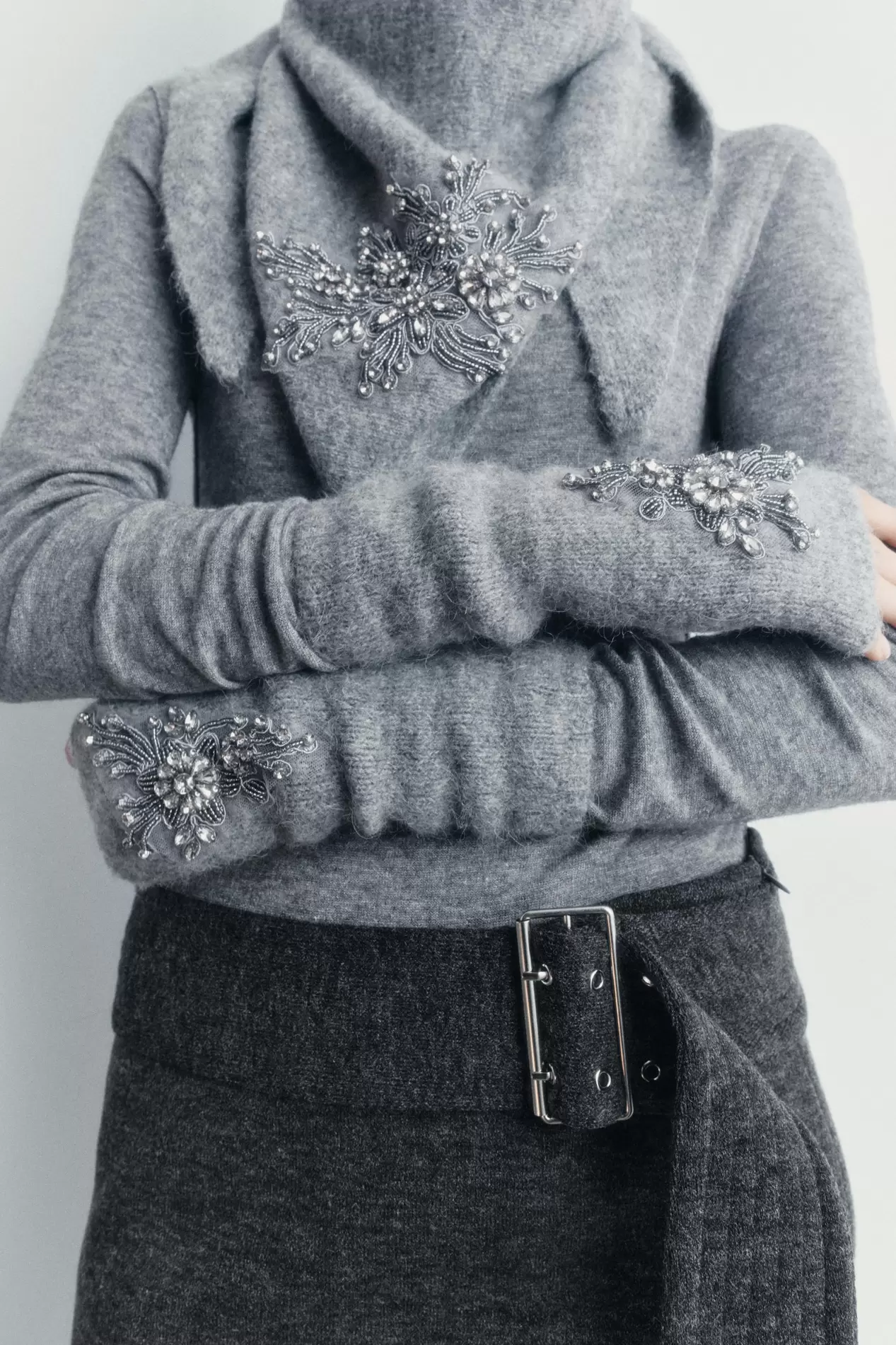 KNITTED MITTENS WITH BEADED EMBROIDERY offers at S$ 45.9 in ZARA