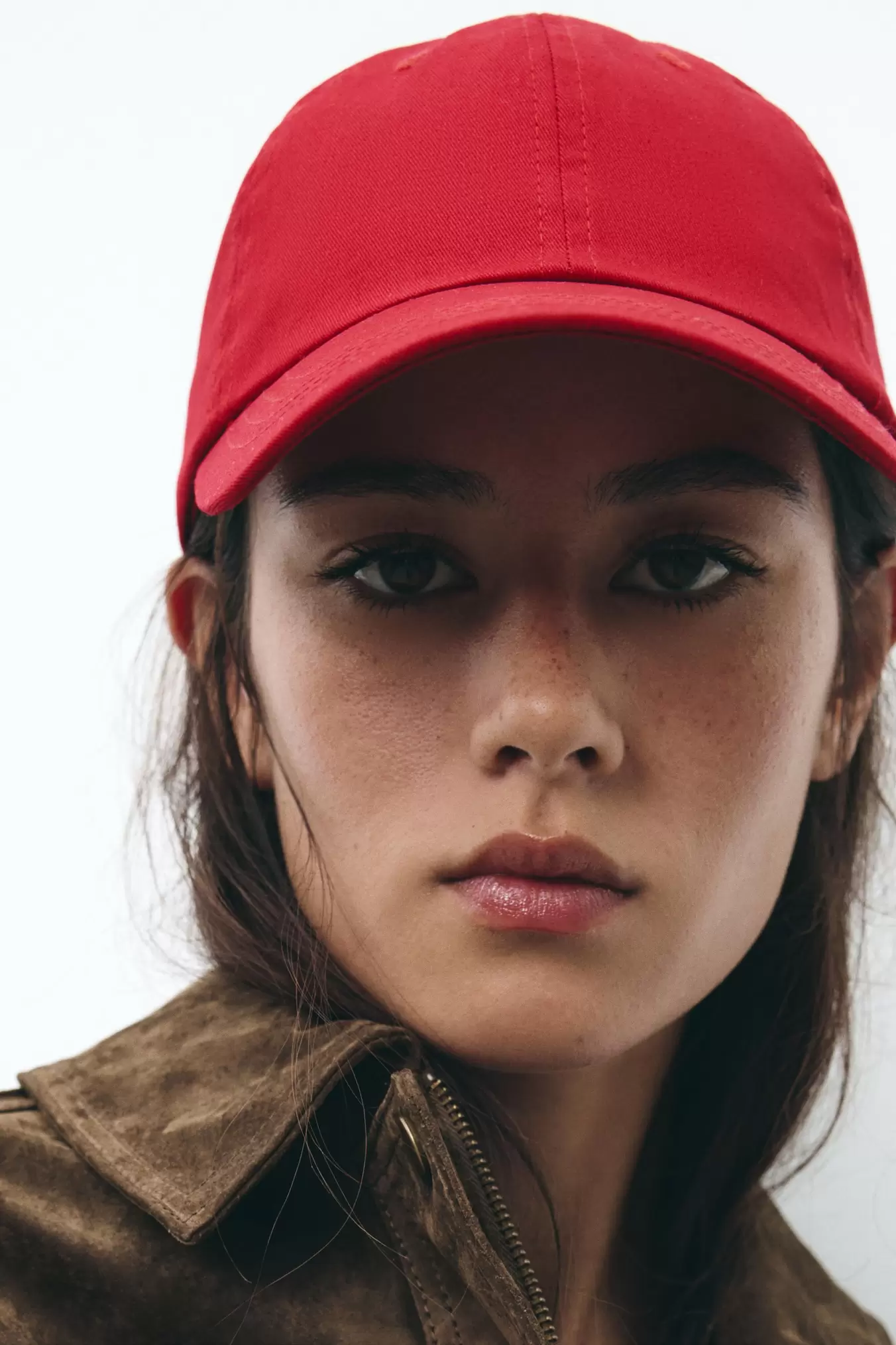 PLAIN TWILL CAP offers at S$ 29.9 in ZARA