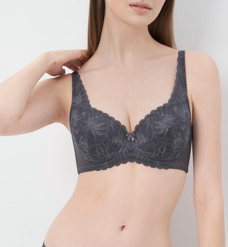 NATURAL EDELWEISS WIRED PADDED BRA offers at S$ 69.9 in Triumph