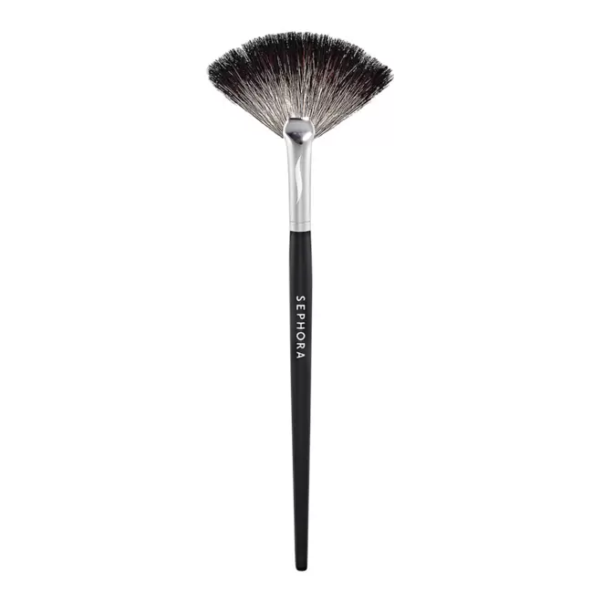 Pro Brush Fan #65 offers at S$ 850 in Sephora