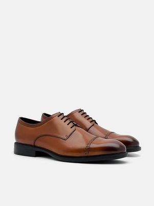 Altitude Lightweight Leather Derby Shoes offers at S$ 145.9 in Pedro