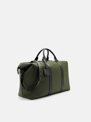 Hunter Duffle Bag offers at S$ 159.9 in Pedro