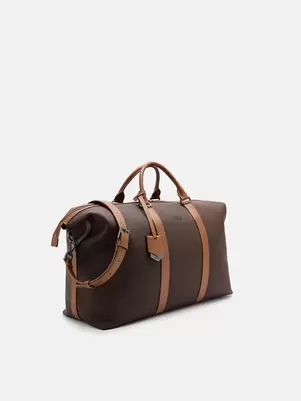 Hunter Duffle Bag offers at S$ 159.9 in Pedro