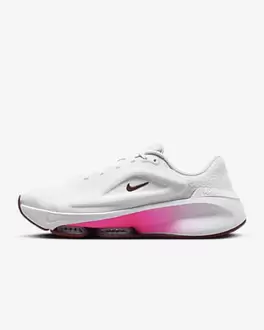 Nike Versair offers at S$ 149.9 in Nike