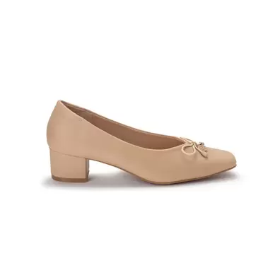 BATA Women Pump S-Chantal offers at S$ 49.95 in Bata