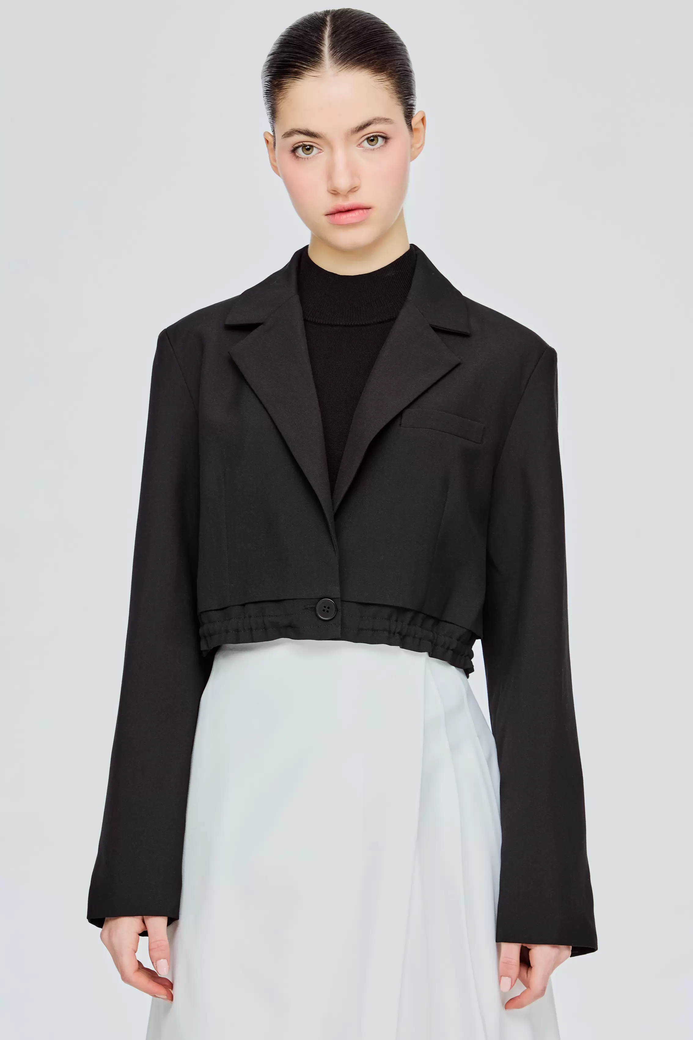 Adjustable Cropped Blazer offers at S$ 49.9 in Iora