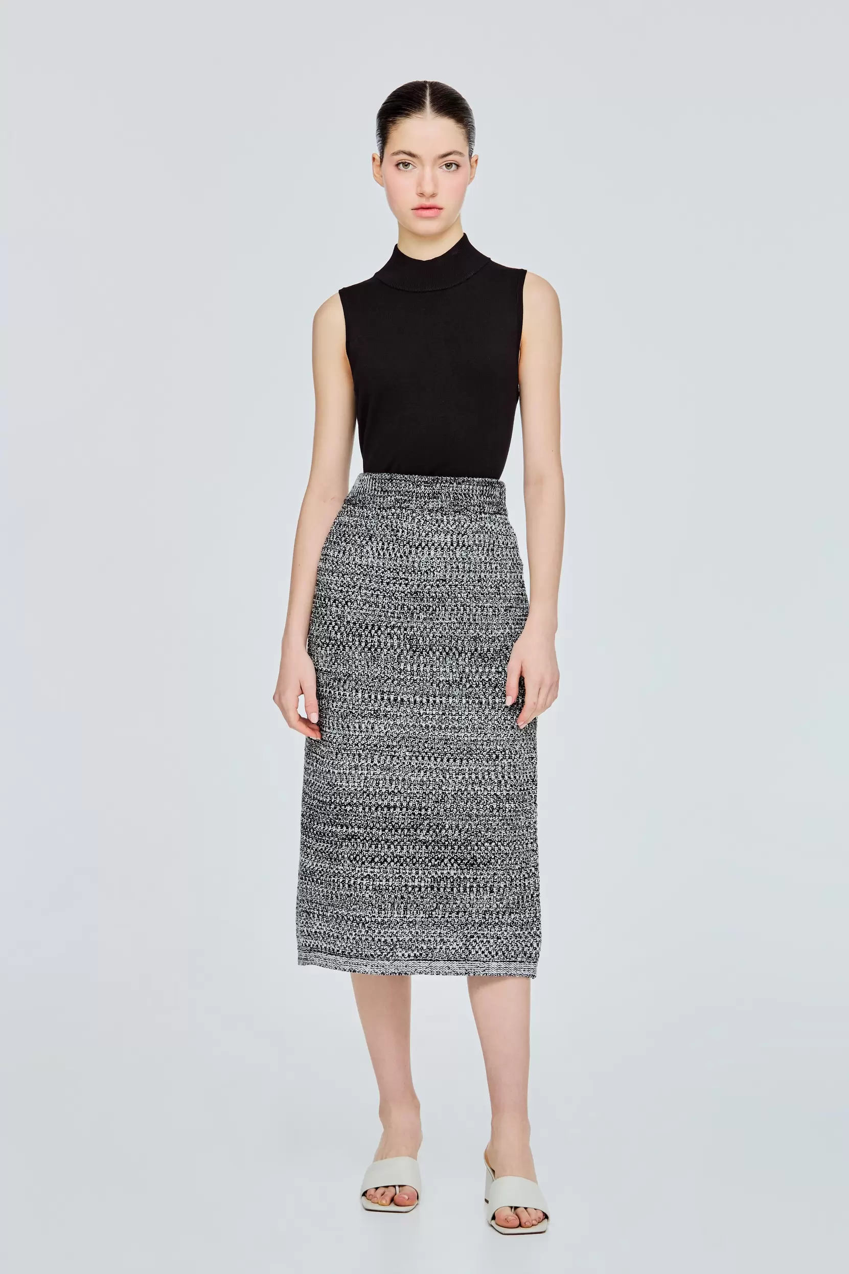 Marled Monochrome Pencil Skirt offers at S$ 39.9 in Iora