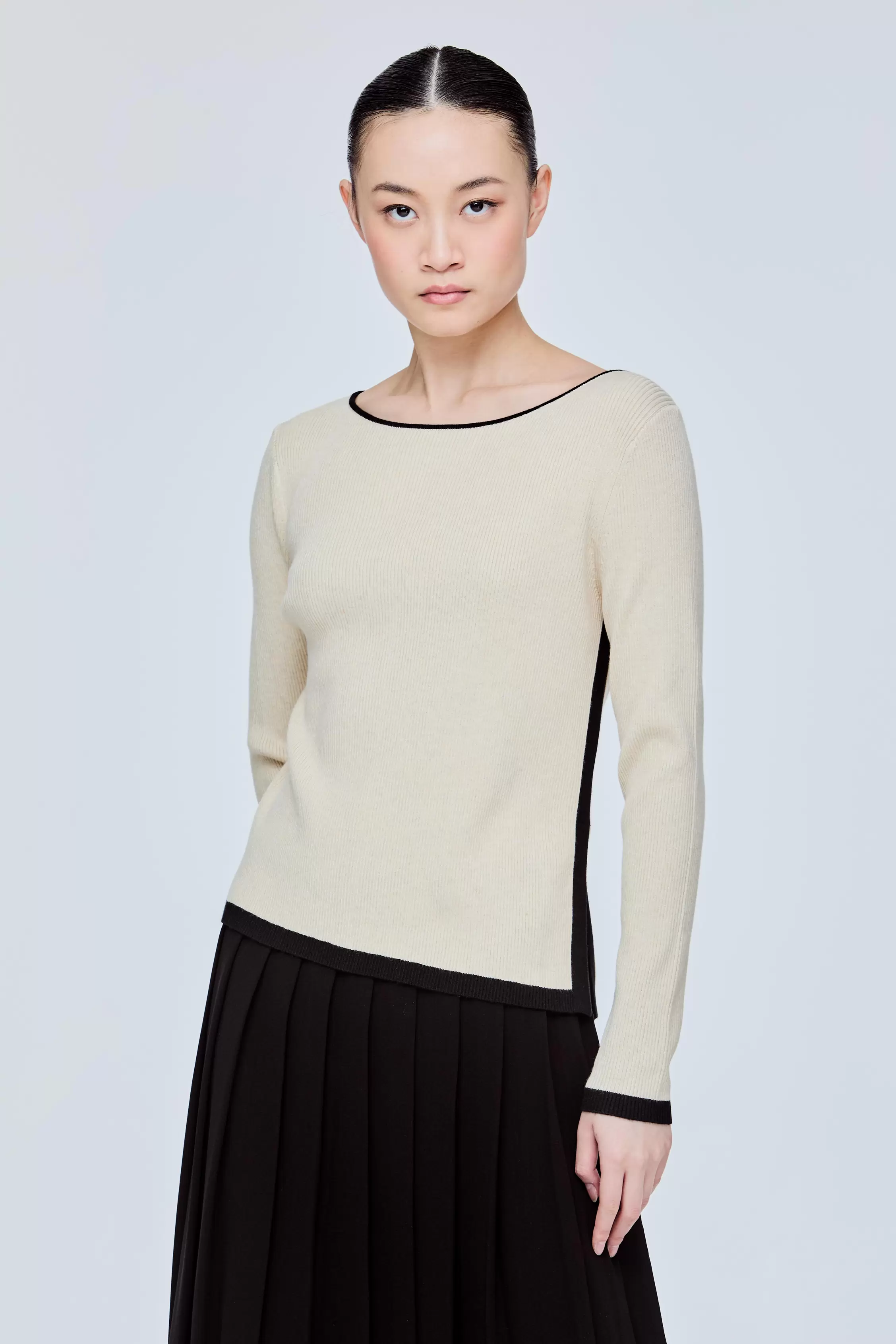 Contrast Long Sleeve Sweater offers at S$ 33.9 in Iora