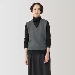 Women's Washable milano rib vest offers at S$ 29 in MUJI