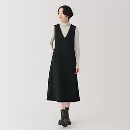 Women's Double knitted Sweatshirt jumper skirt offers at S$ 49 in MUJI